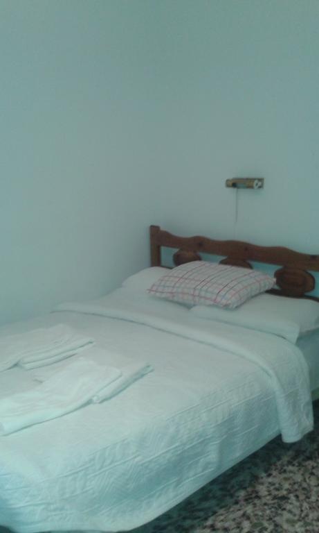 Manoleas Rooms To Let Леонидион Номер фото
