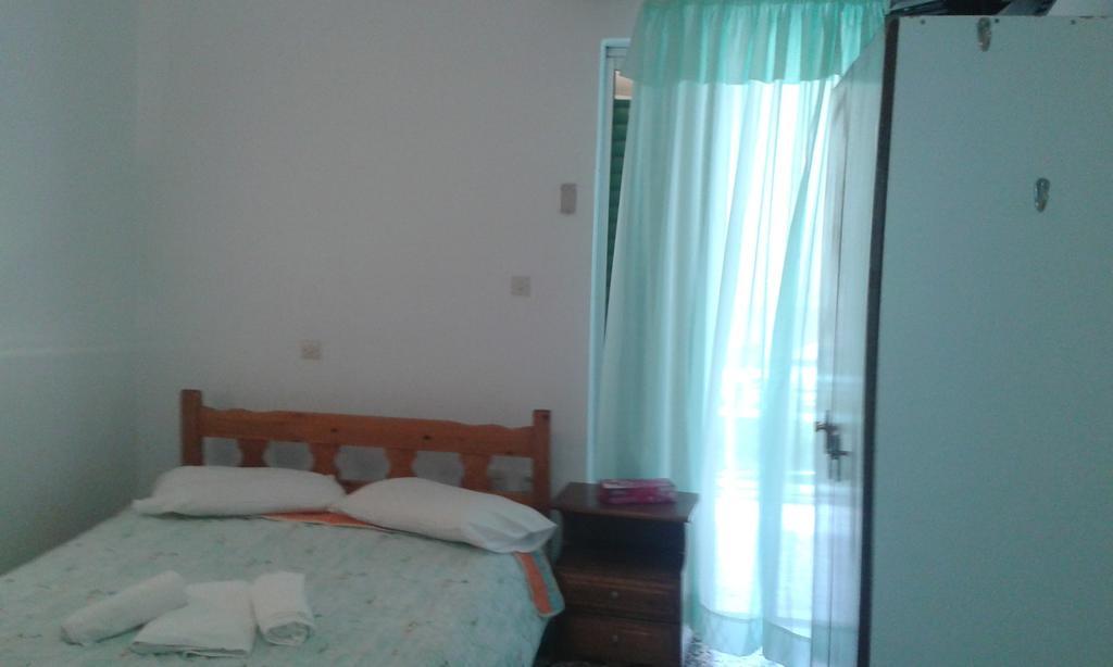 Manoleas Rooms To Let Леонидион Номер фото
