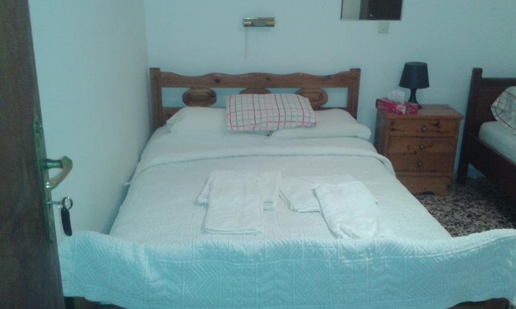 Manoleas Rooms To Let Леонидион Номер фото
